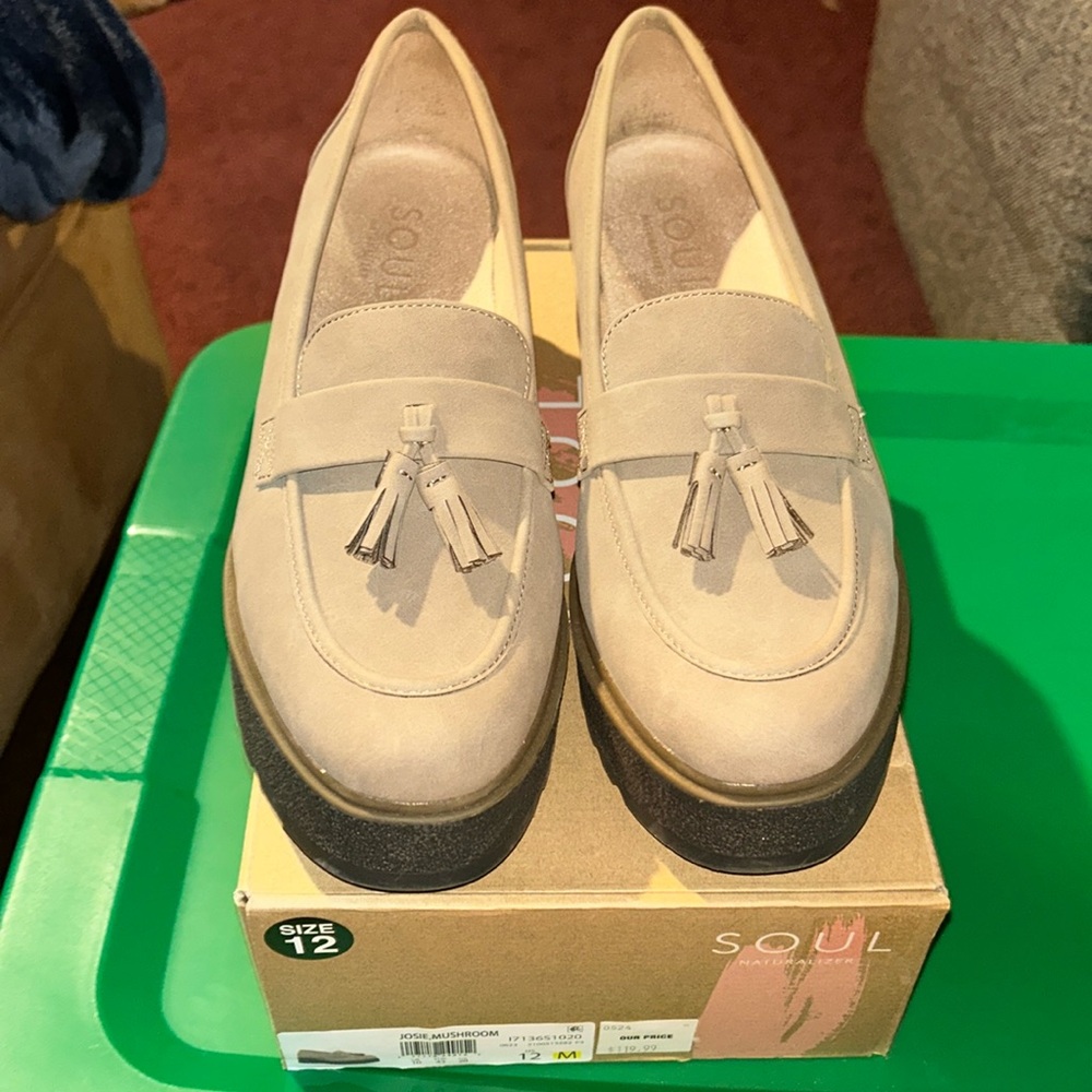 Women’s Soul by Naturalizer Loafers Size 12 Tan Taupe BRAND NEW